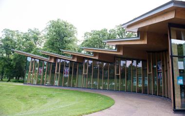 Pavilion Café's outside entrance on Avenham Park