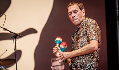 Rick Witter with maracas