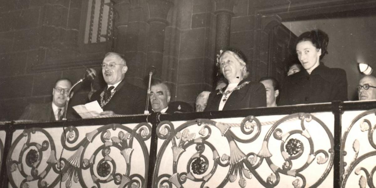 Old photograph of a Preston Guild Mayor giving a speech.