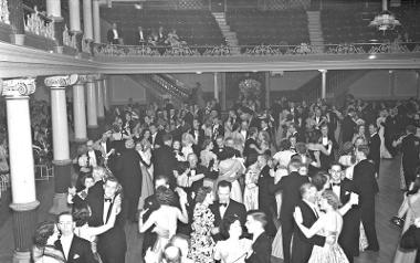 Men and women dancing at the Guild Mayor ball.