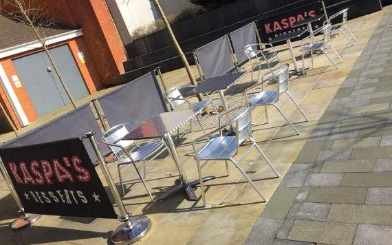 Kaspa's outdoor seating courtyard area.